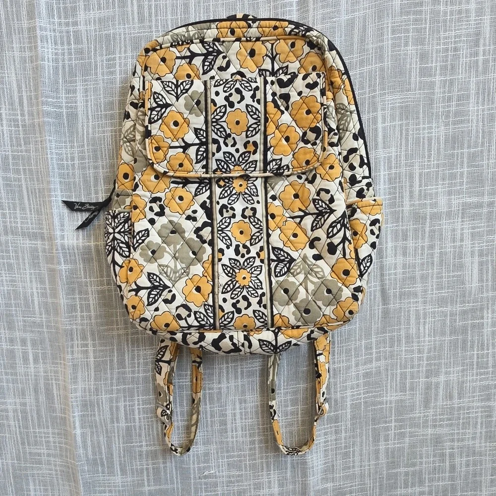 Vera Bradley Floral Backpack Zip Closure Inner Outer Pockets Lightweight Women's